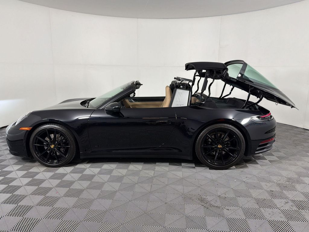 2024 Porsche 911 TARGA 4 — миниатюра 34
