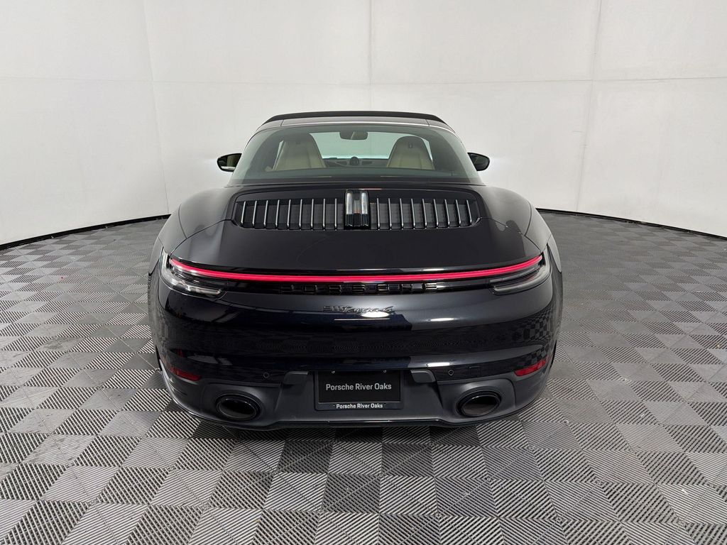 2024 Porsche 911 TARGA 4 — миниатюра 32