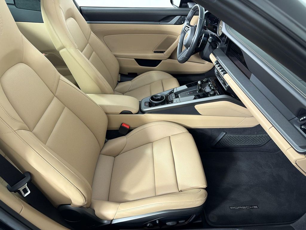 2024 Porsche 911 TARGA 4 — миниатюра 24