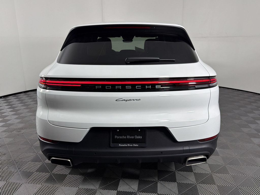 2026 Porsche CAYENNE photo 10