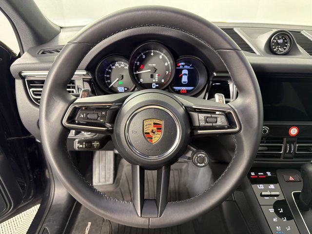 2026 Porsche MACAN — миниатюра 17