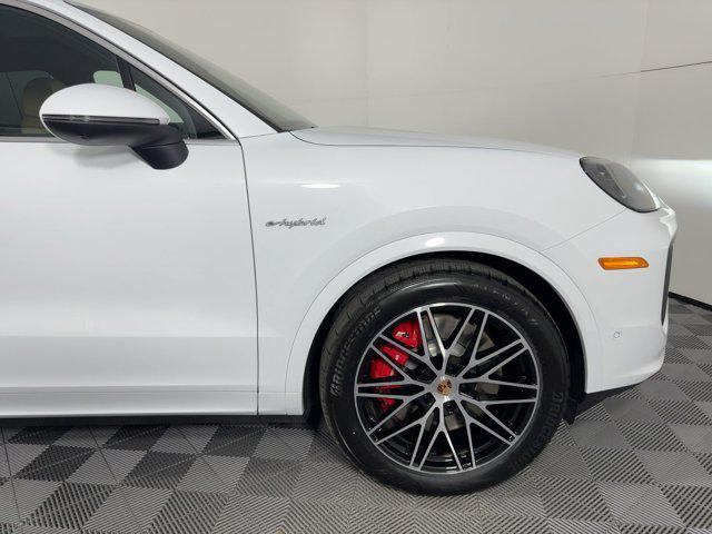 صورة مصغرة 12 لـ 2026 Porsche CAYENNE CAYENNE S E-HYBRID