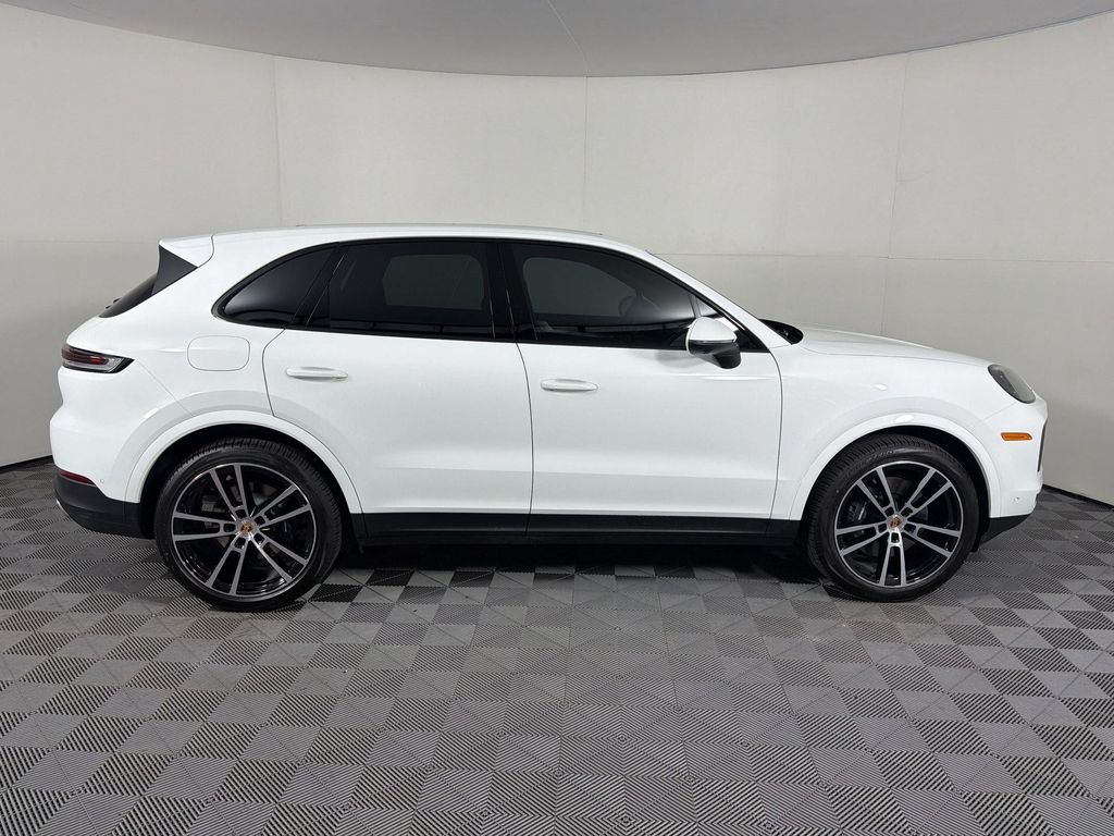 صورة 8 لـ 2026 Porsche CAYENNE