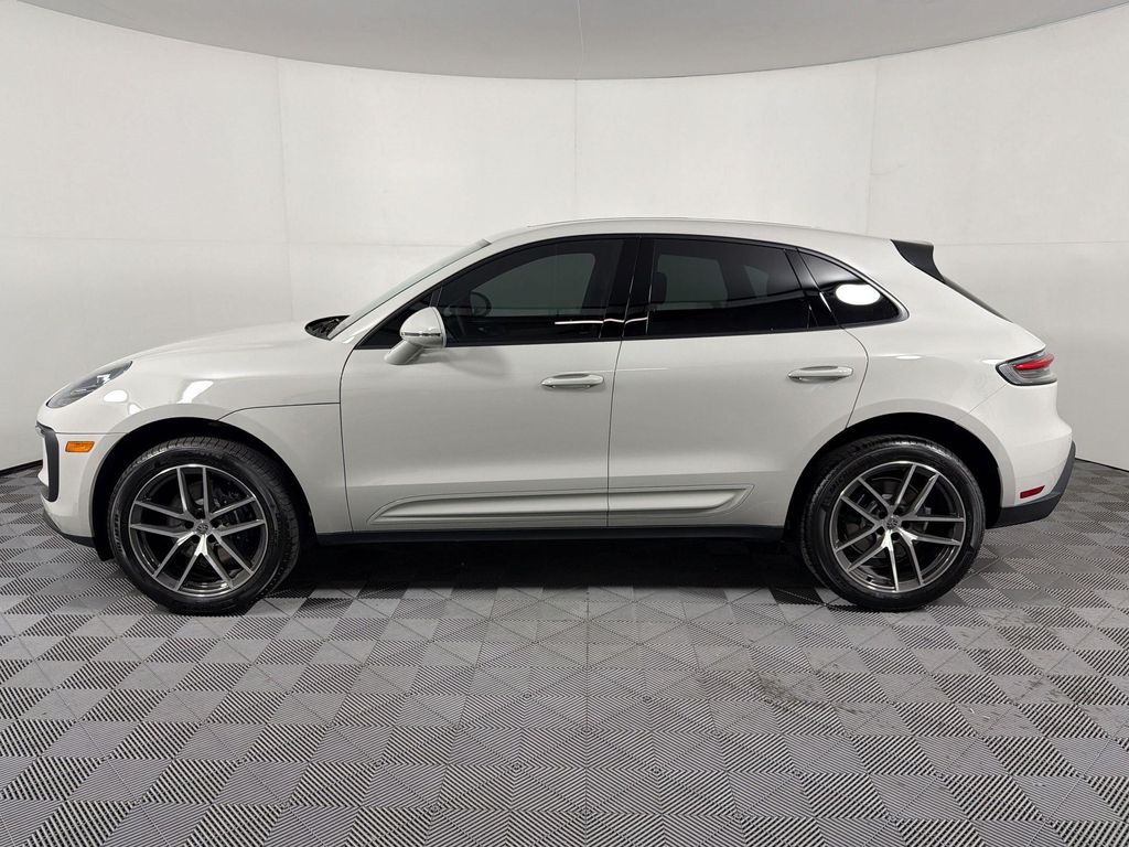 2026 Porsche MACAN — фото 2