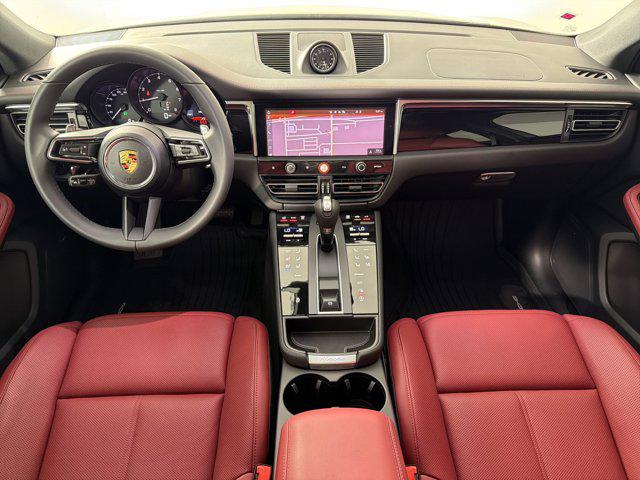 2026 Porsche MACAN — миниатюра 17