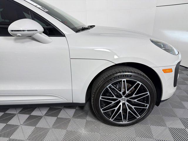 2026 Porsche MACAN — миниатюра 12