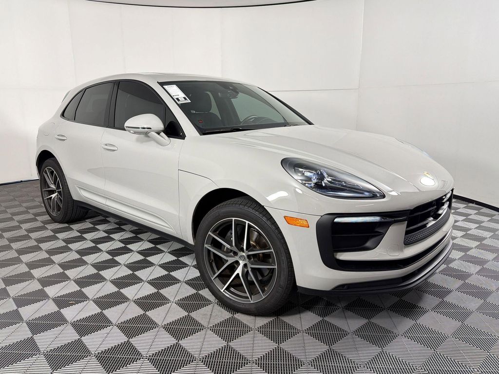 صورة 7 لـ 2026 Porsche MACAN
