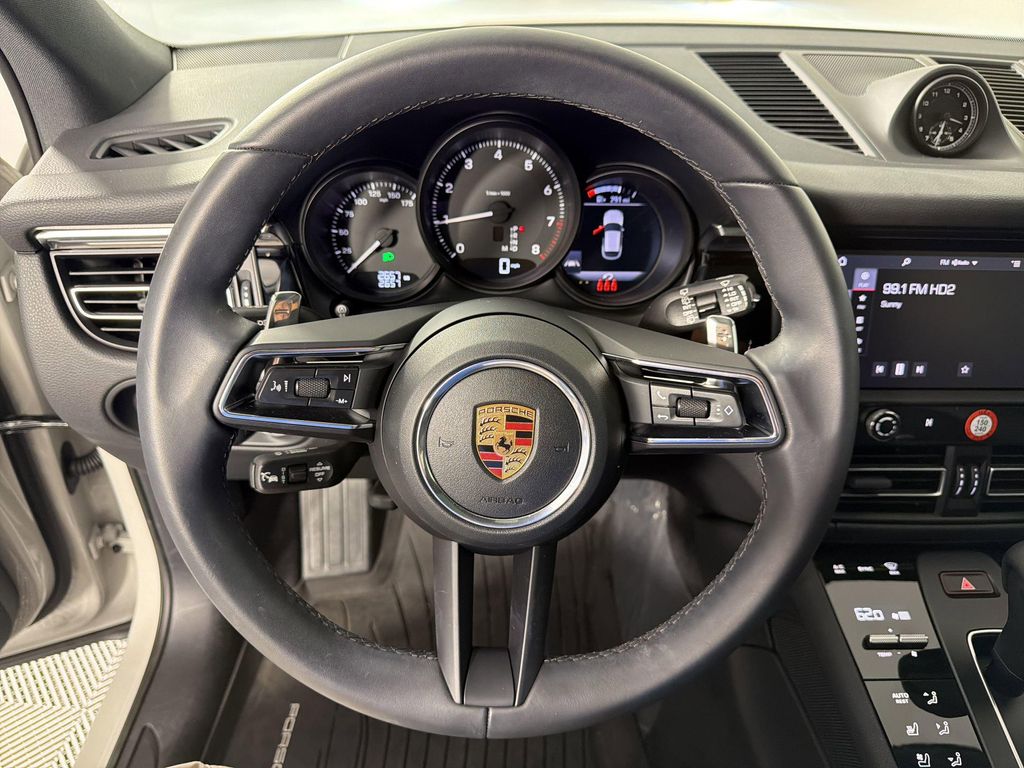 2026 Porsche MACAN — миниатюра 17