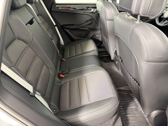 صورة مصغرة 29 لـ 2026 Porsche MACAN T