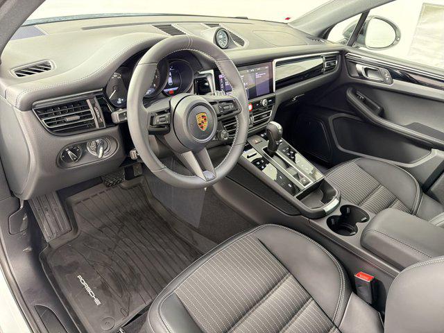 صورة 4 لـ 2026 Porsche MACAN T