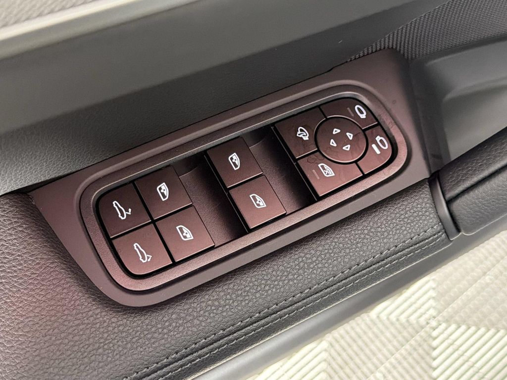 2026 Porsche CAYENNE S 缩略图 13