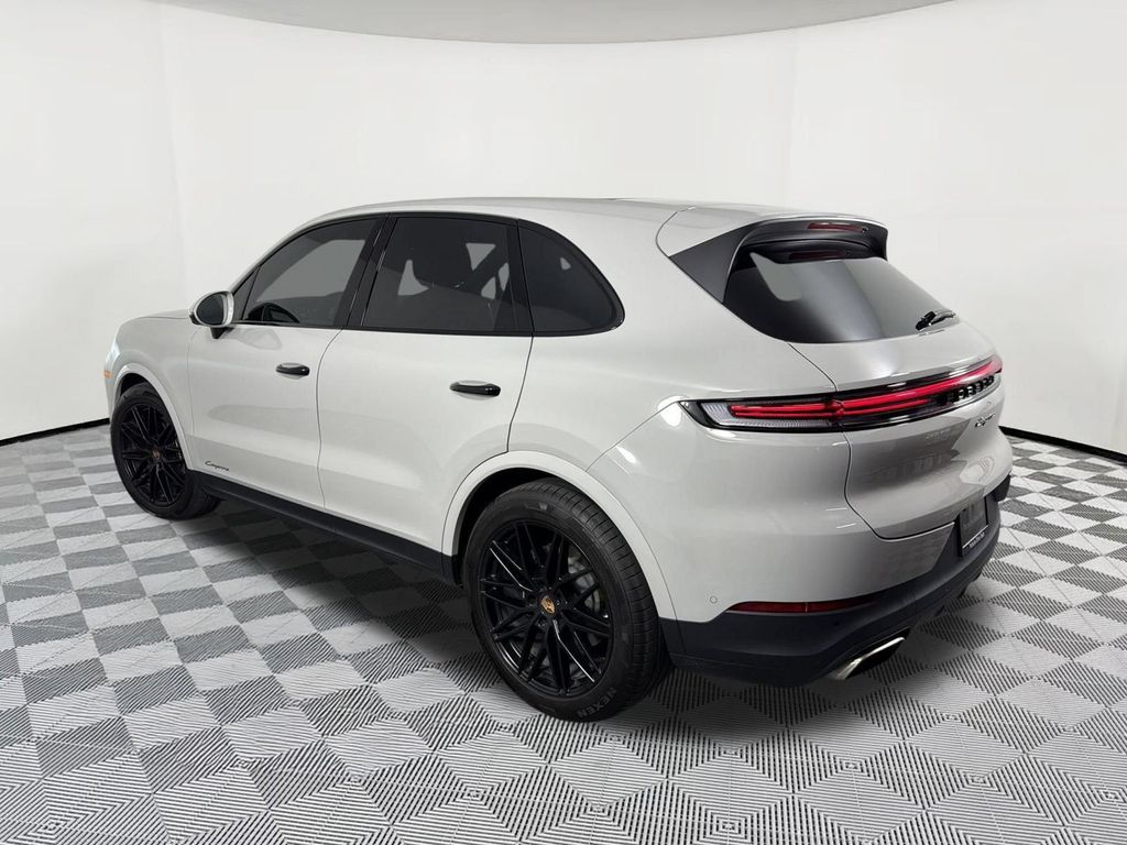 صورة 3 لـ 2026 Porsche CAYENNE