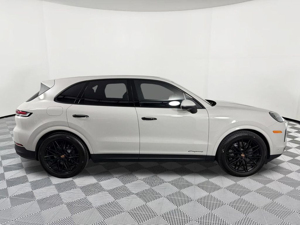 صورة 8 لـ 2026 Porsche CAYENNE