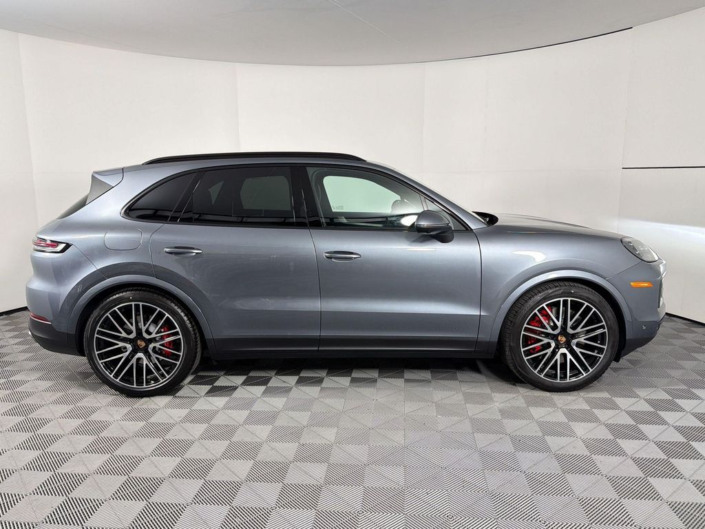صورة 8 لـ 2026 Porsche CAYENNE S