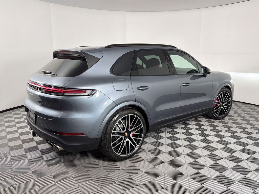 صورة 9 لـ 2026 Porsche CAYENNE S