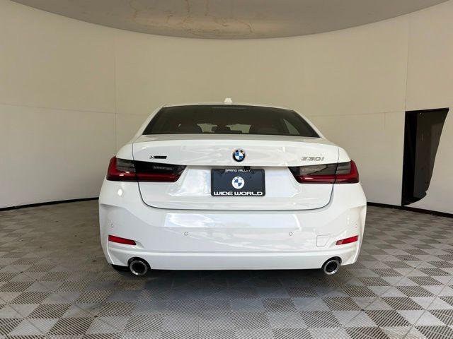 صورة 6 لـ 2023 BMW 330 I XDRIVE