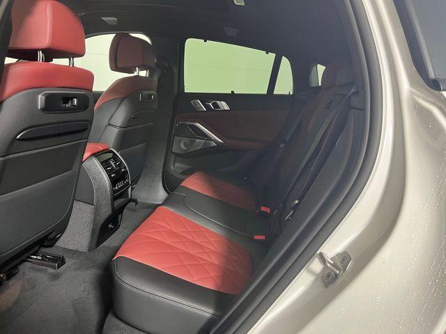 صورة مصغرة 19 لـ 2026 BMW X6 M60I