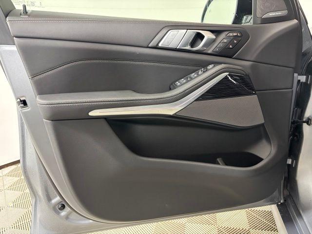 صورة 9 لـ 2027 BMW X7 XDRIVE40I