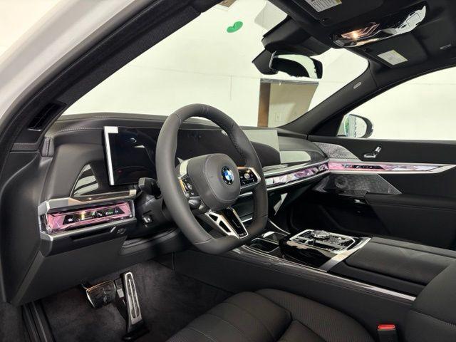 صورة 8 لـ 2026 BMW 740 I XDRIVE