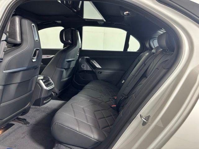 صورة مصغرة 14 لـ 2026 BMW 740 I XDRIVE