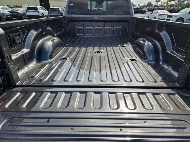 2026 RAM 3500 TRADESMAN CREW CAB 4X4 8' BOX — фото 10