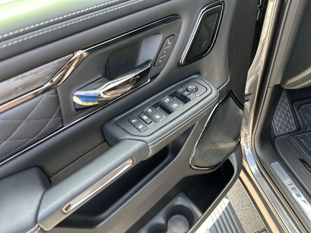 صورة مصغرة 17 لـ 2026 RAM 1500 LIMITED