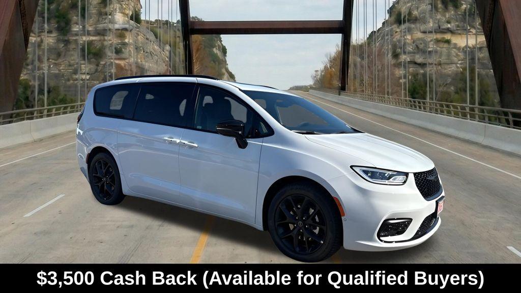 New 2026 Chrysler Pacifica Limited