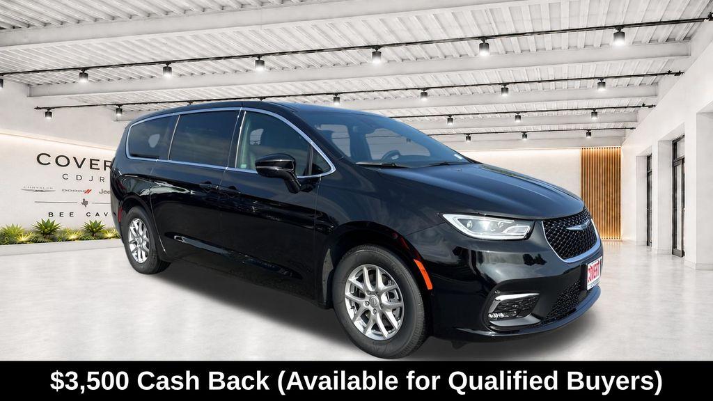 New 2026 Chrysler Pacifica Select