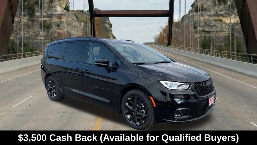 New 2026 Chrysler Pacifica Limited
