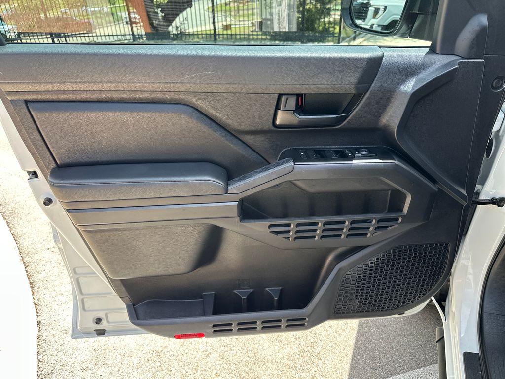 2025 Toyota TACOMA SR 缩略图 16