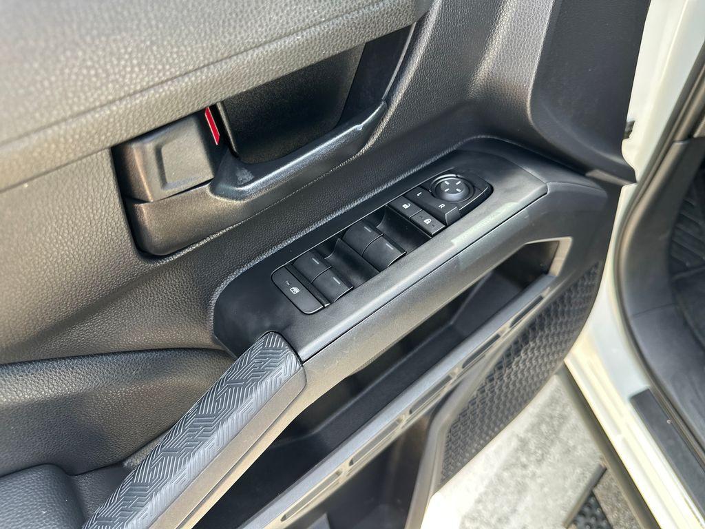 2025 Toyota TACOMA SR 缩略图 17
