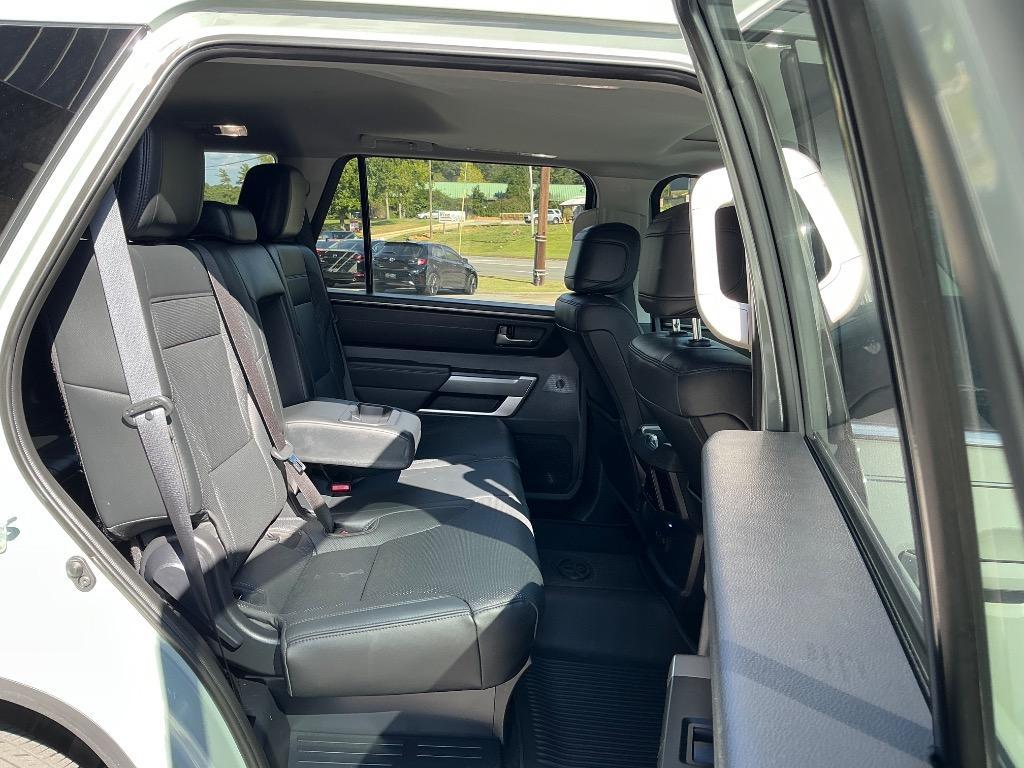 2024 Toyota SEQUOIA SR5 — миниатюра 11