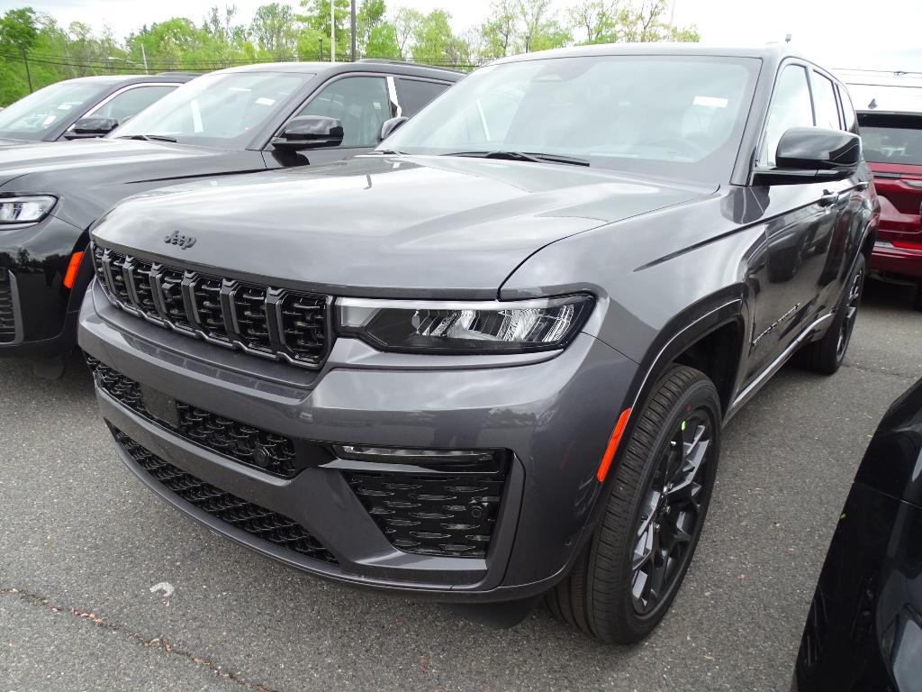New 2026 Jeep Grand Cherokee Summit 4x4