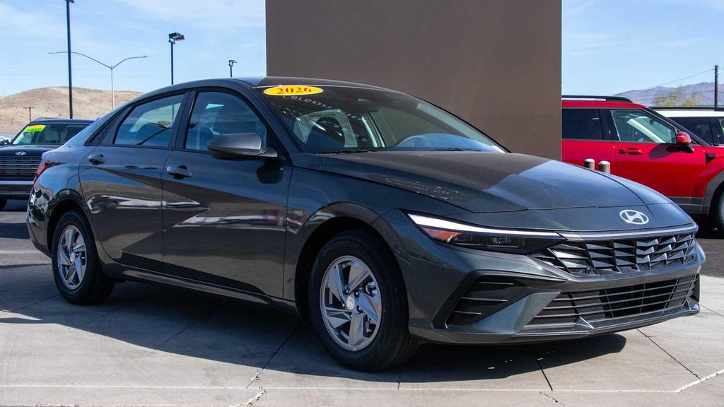 New 2026 Hyundai ELANTRA SE