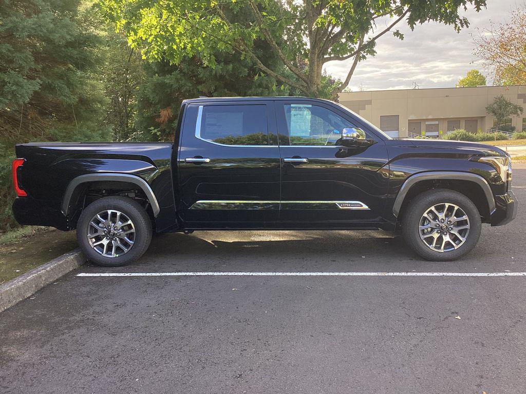 TOYOTA TUNDRA - 10