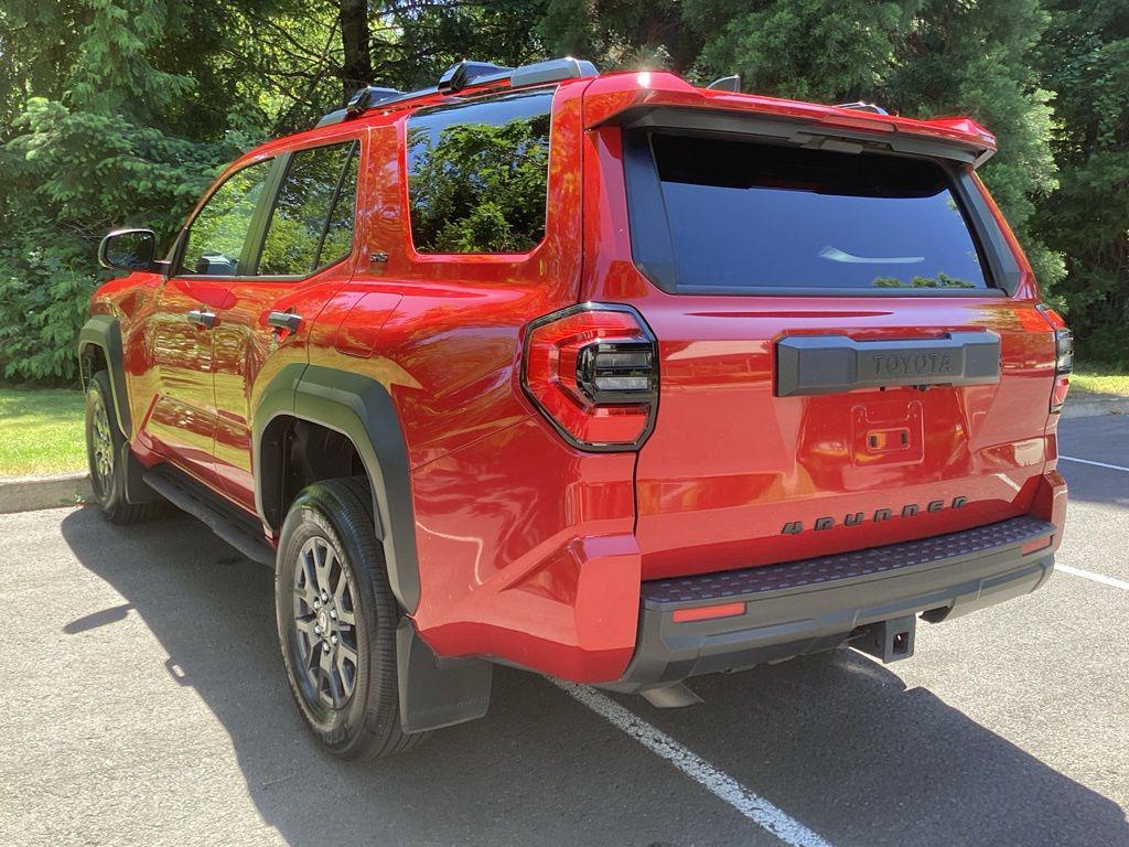 2025 Toyota 4RUNNER SR5 photo 10