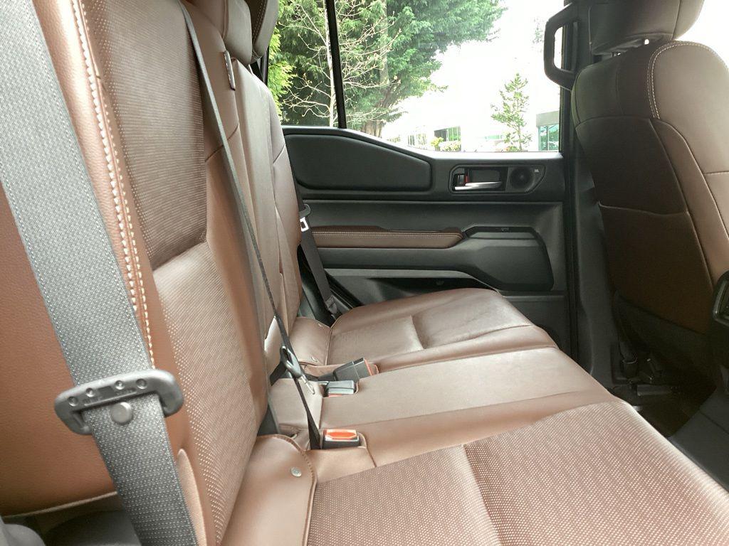 TOYOTA LAND CRUISER - 8