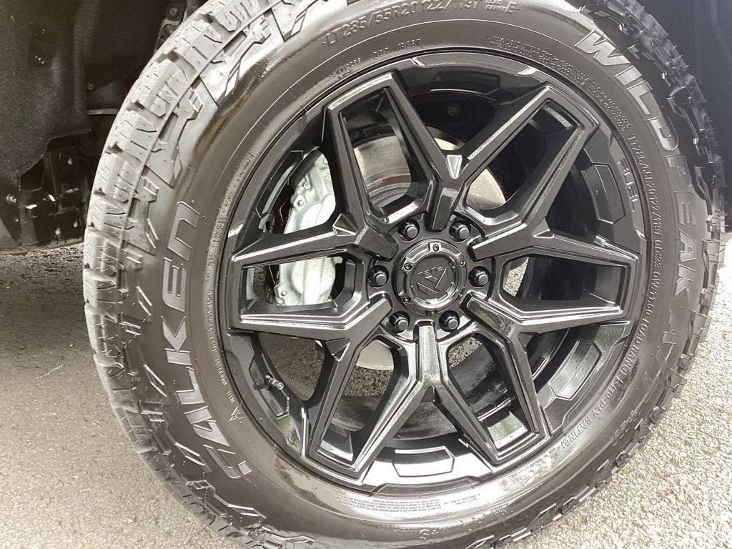 TOYOTA LAND CRUISER - 4