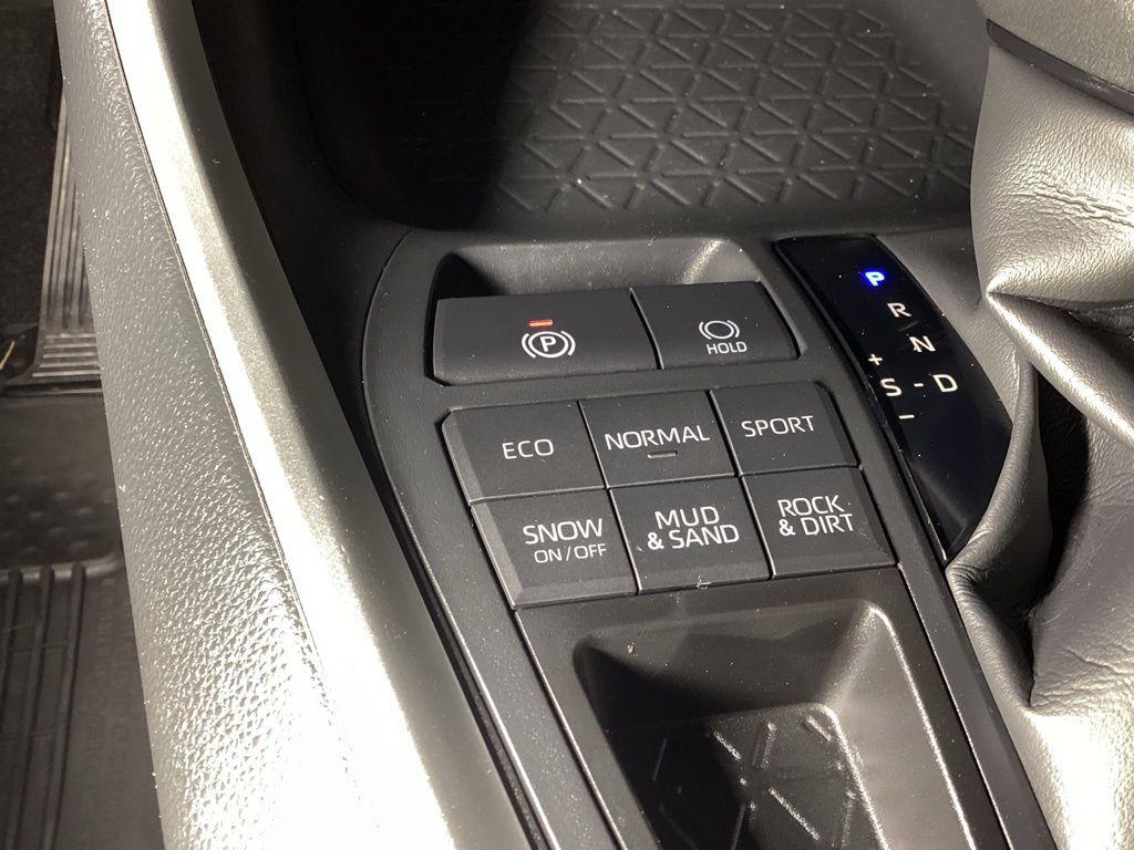 2025 Toyota RAV4 LE 缩略图 21