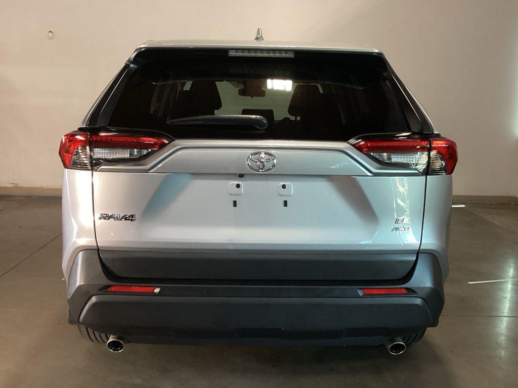 2025 Toyota RAV4 LE 缩略图 18