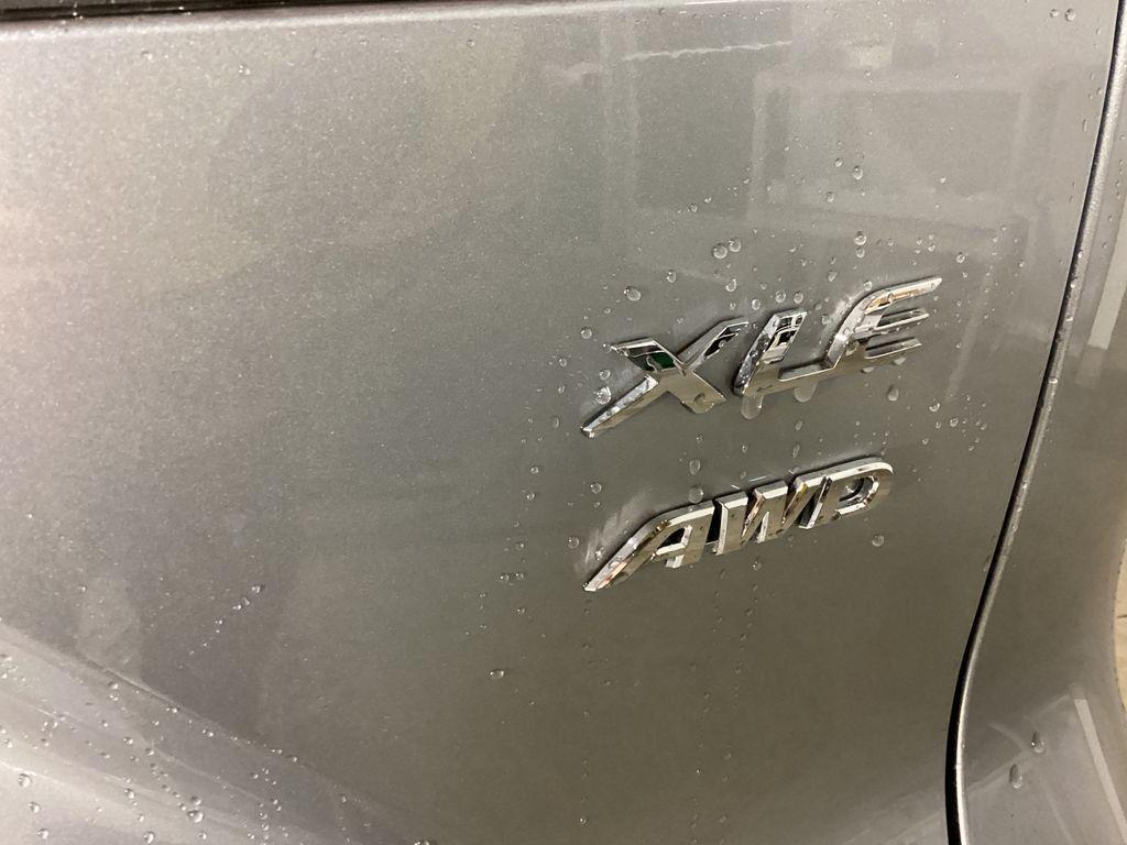 2026 Toyota COROLLA CROSS XLE 照片 8