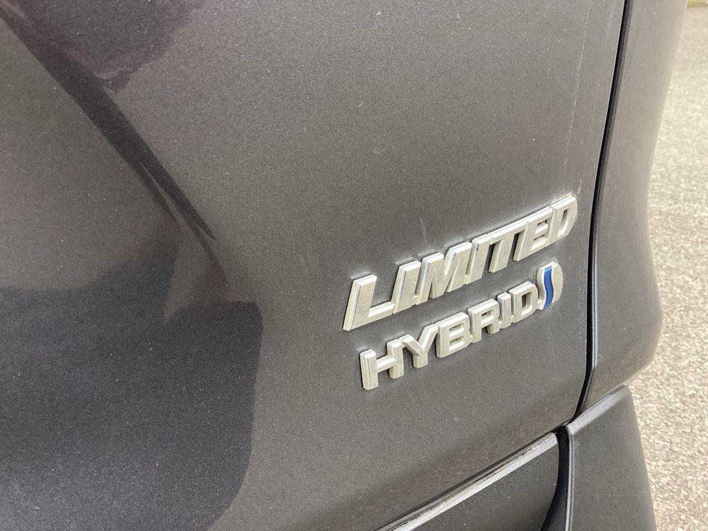 2020 Toyota RAV4 HYBRID LIMITED — фото 18