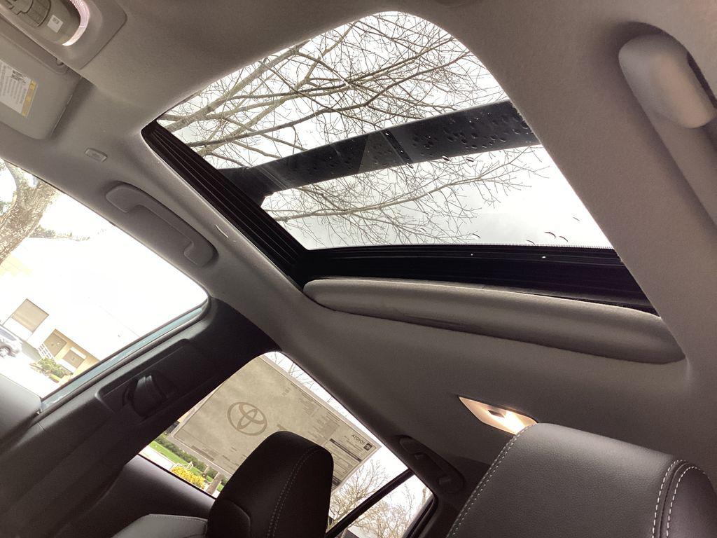 TOYOTA COROLLA CROSS - 2