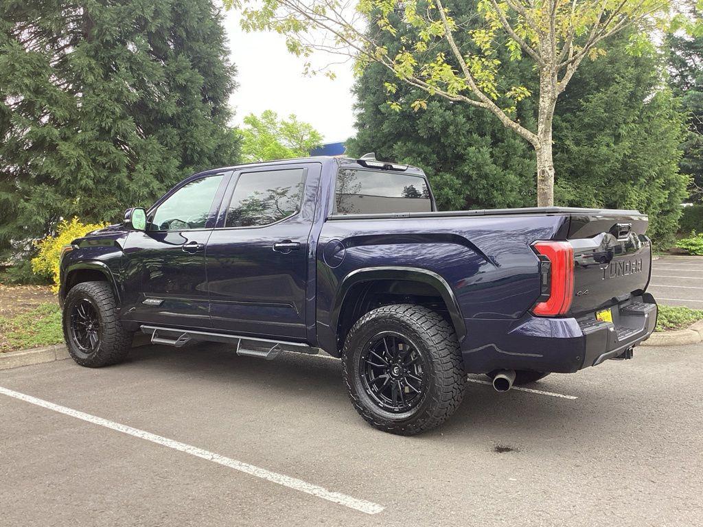 TOYOTA TUNDRA - 9