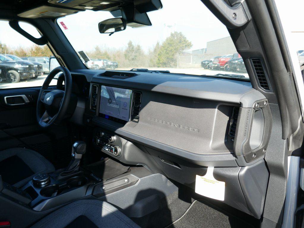 FORD BRONCO - 10
