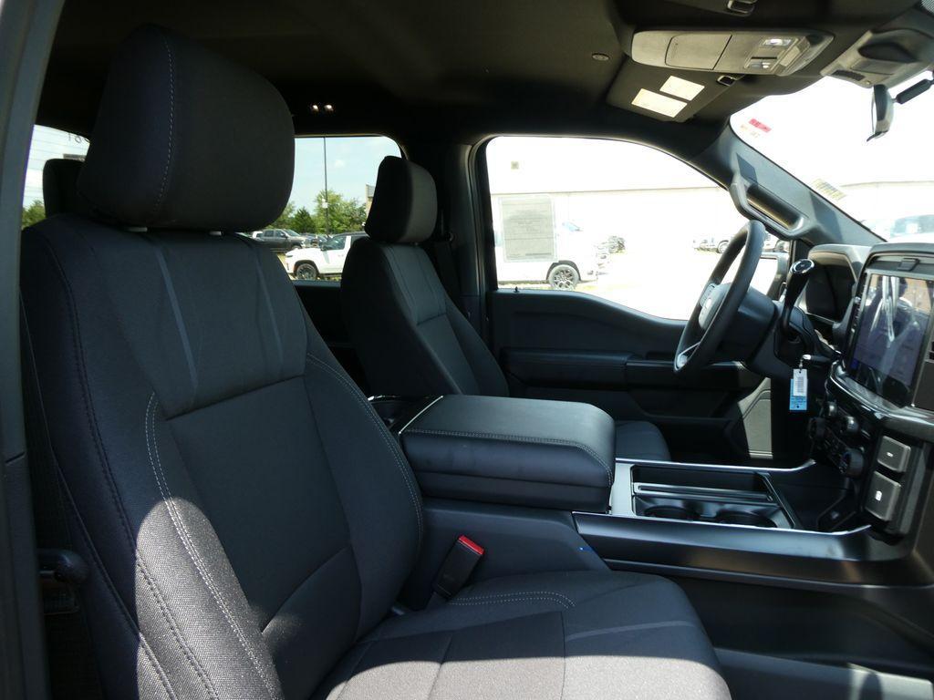 صورة 9 لـ 2026 FORD F-150 STX