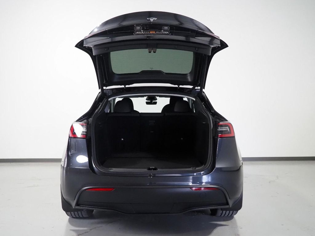 2025 Tesla MODEL Y LONG RANGE DUAL MOTOR REAR-WHEEL DRIVE — фото 40