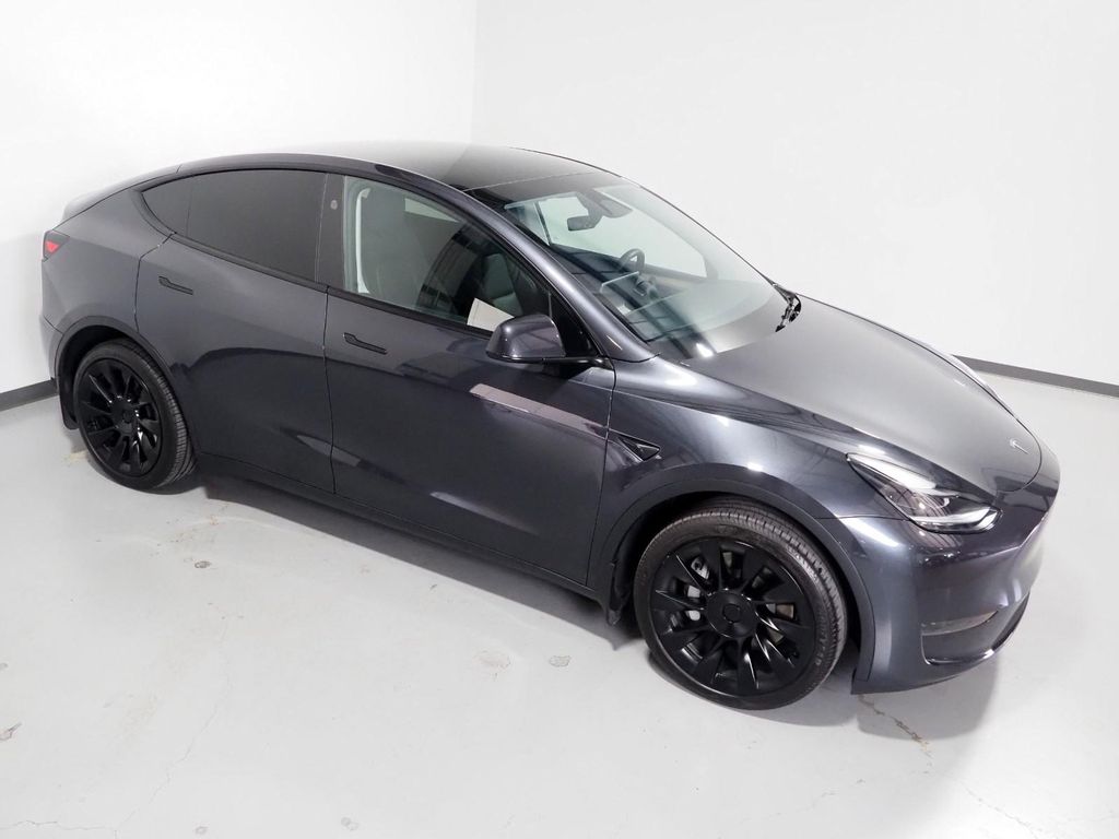 2025 Tesla MODEL Y LONG RANGE DUAL MOTOR REAR-WHEEL DRIVE — фото 12