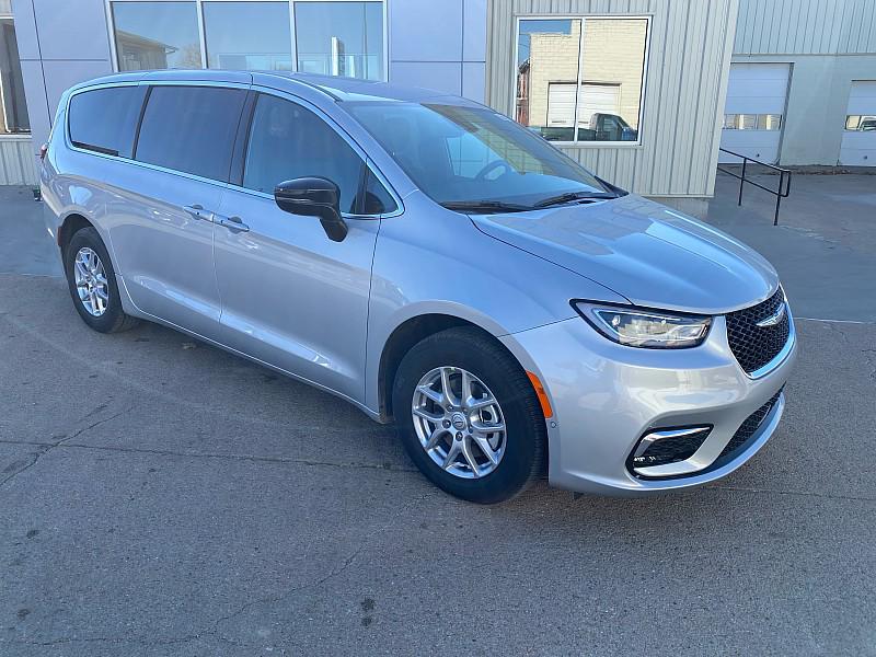 New 2026 Chrysler Pacifica L