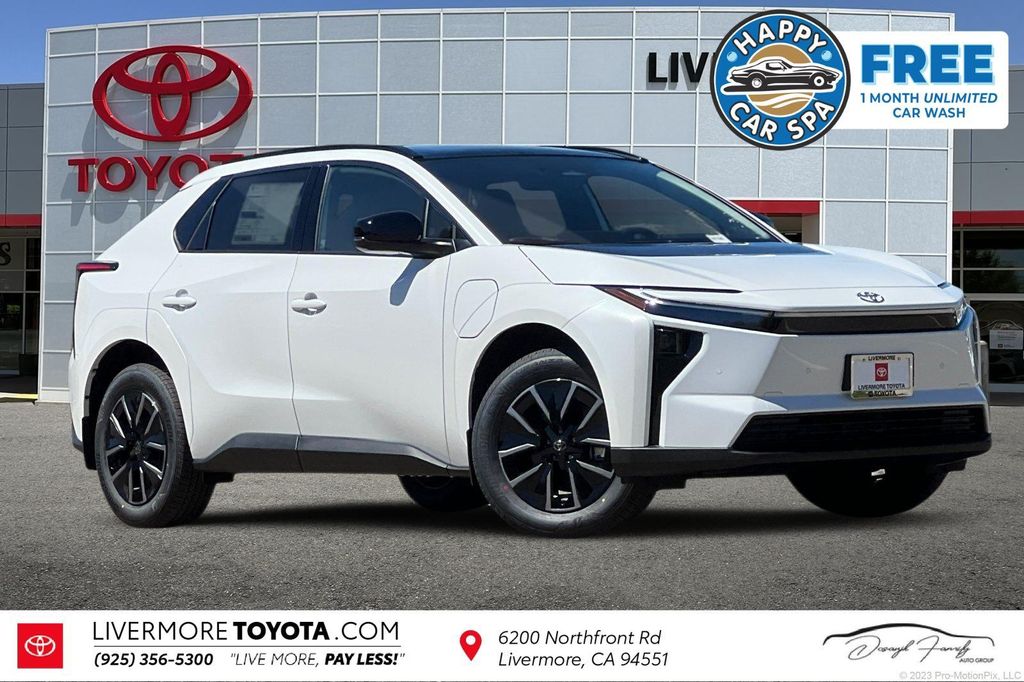 2026 Toyota BZ XLE PLUS — фото 1